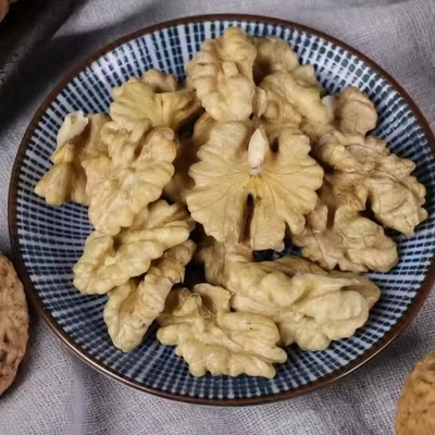 comprar China Li Niu Niu Fábrica de alimentos mayorista de alta calidad Exportación de nuez mejor precio Frutas crudas secas Nueces lavadas online manufacture